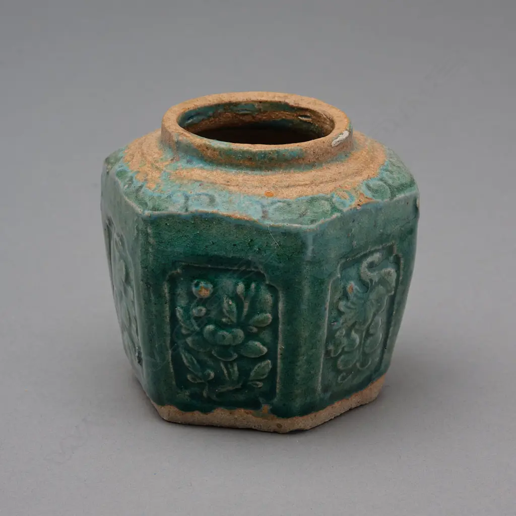 Asian stoneware jar, Image 1++